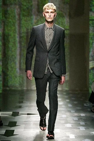 Look 10